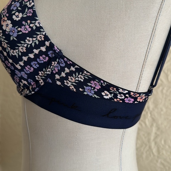 Victoria’s Secret Pink Wear Everywhere T-Shirt Lightly Lined Bra Blue Floral 32B - Picture 4 of 10